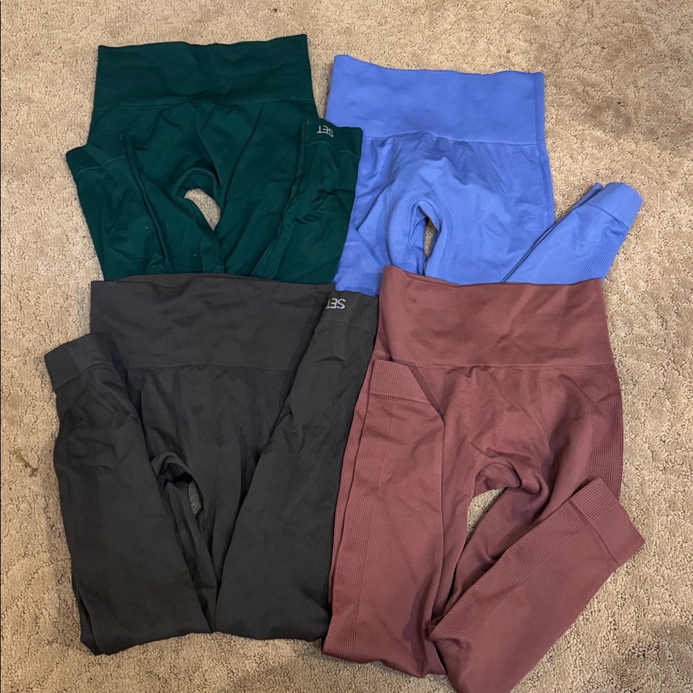 Four pack of SET ACTIVE leggings